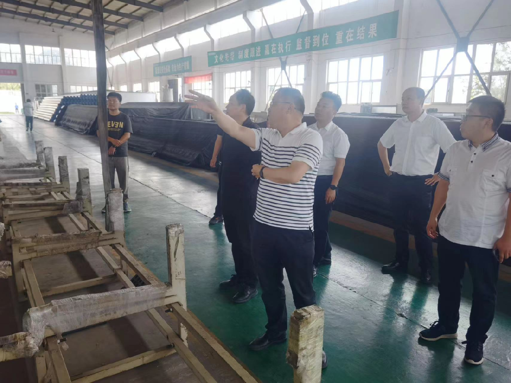 李磊、張瑛帶隊到廣平縣邯鄲市新頤通管業(yè)科技有限公司廠區(qū)督導(dǎo)檢查安全生產(chǎn)和疫情防控工作